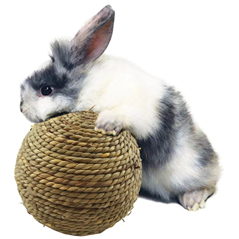 4PCS  Natural Grass Ball Chew Toy  For Rabbit Hamster Guinea Pig For Tooth Cleaning