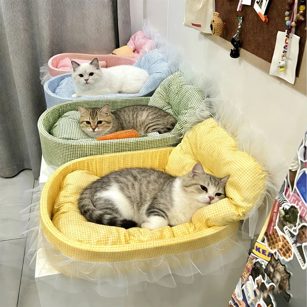 Cute Lace-Trimmed Pet Princess Sofa Bed  Washable and Removable Soft Plush Oval for Small Dogs/Cats